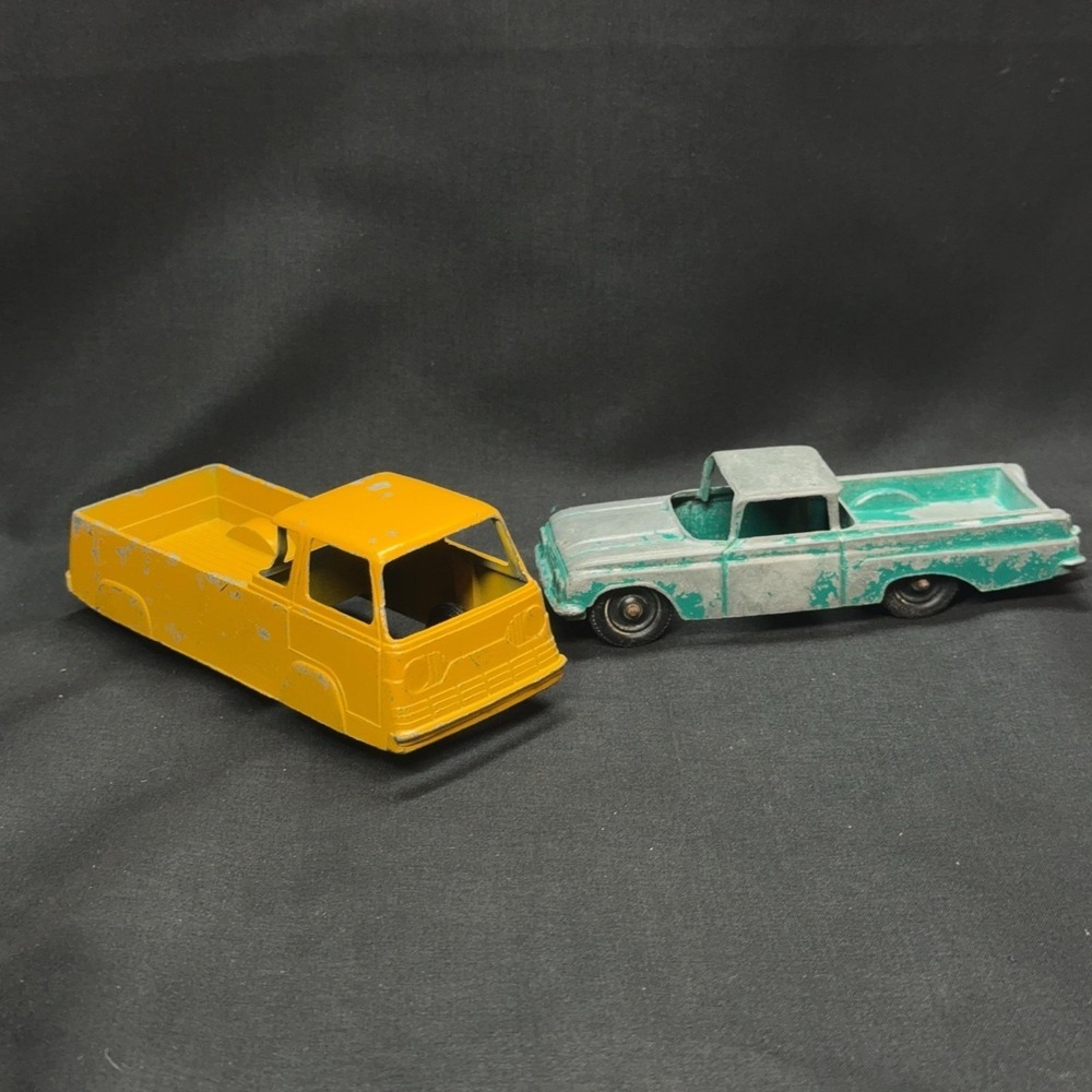 Vintage Tootsietoy Chevrolet El Camino Pickup Truck Lot Of 2 Diecast Toy USA
